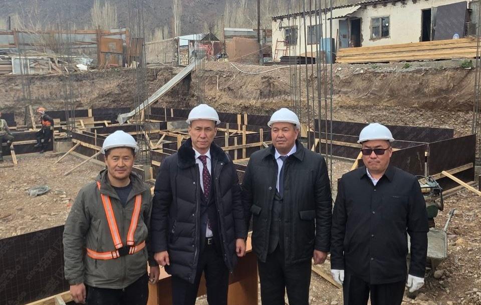 В Чоң-Алае заложили капсулу под строительство нового филиала
